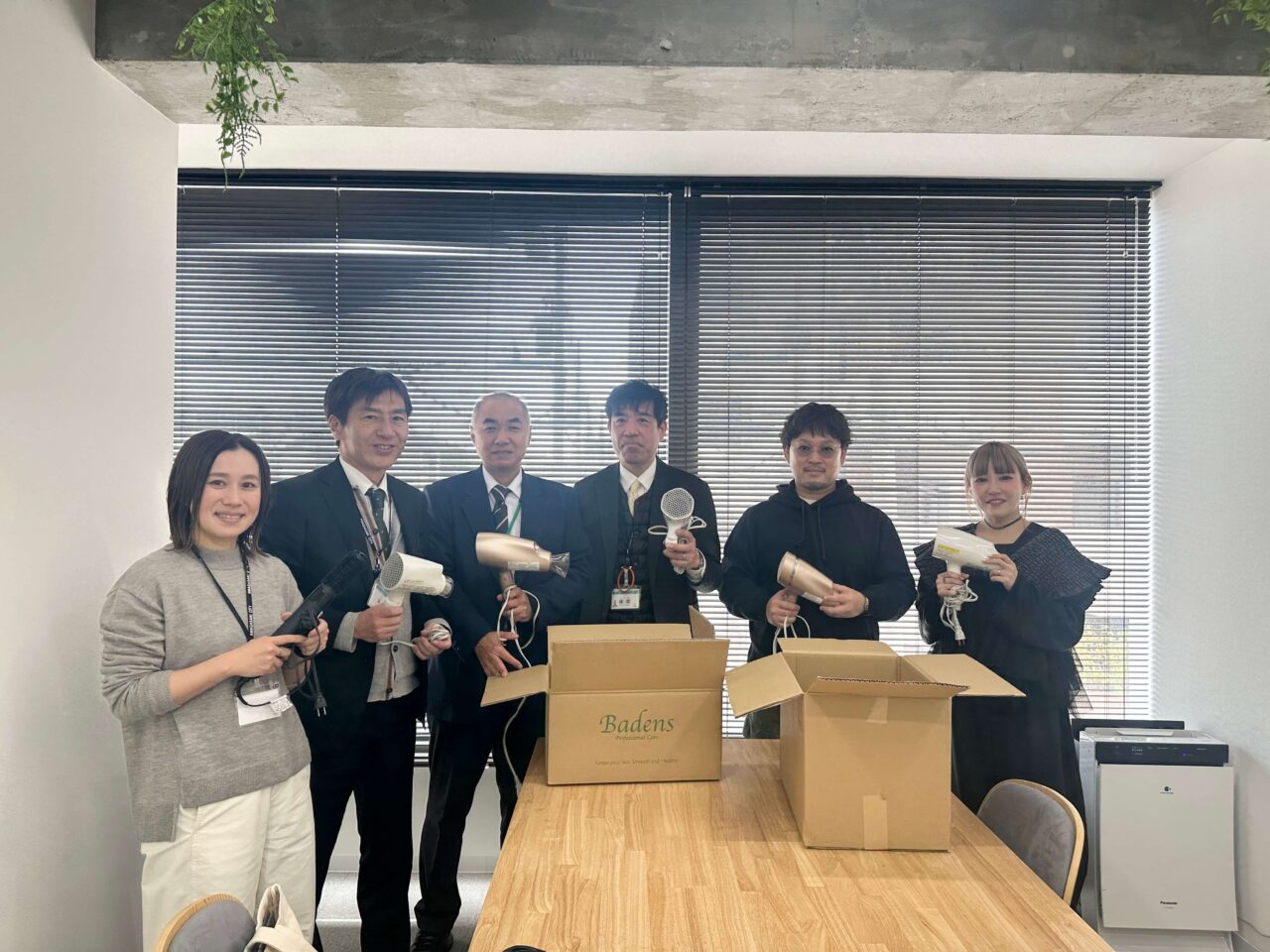 ドライヤー寄付贈呈式の様子